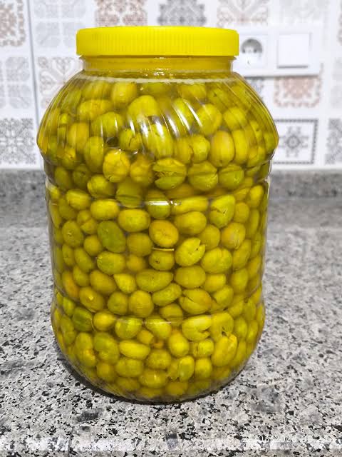 Yeşil zeytin halhalı bidon